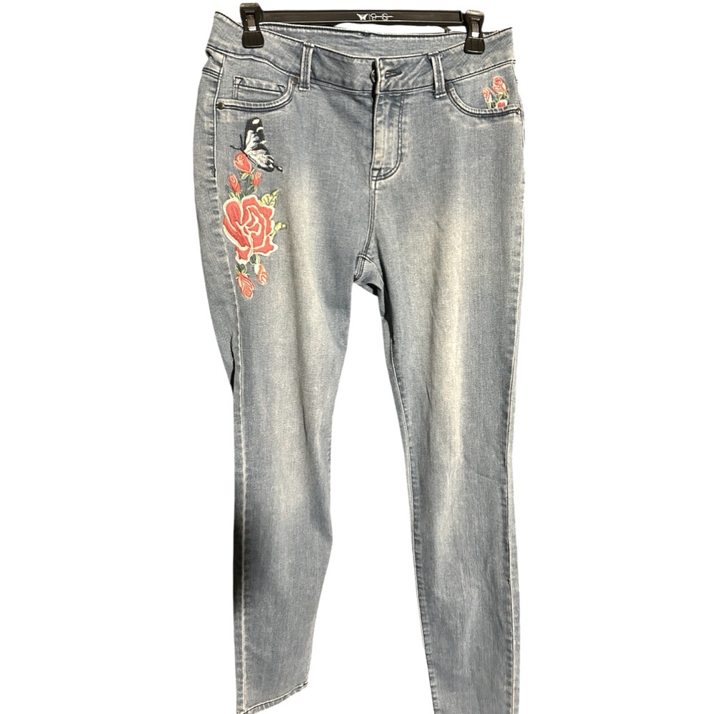 Work shop women denim pants size8 used condition side red flower in the back.